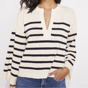 Vineyard Vines Breton Cream and Navy Striped V-Neck Sweater great condition